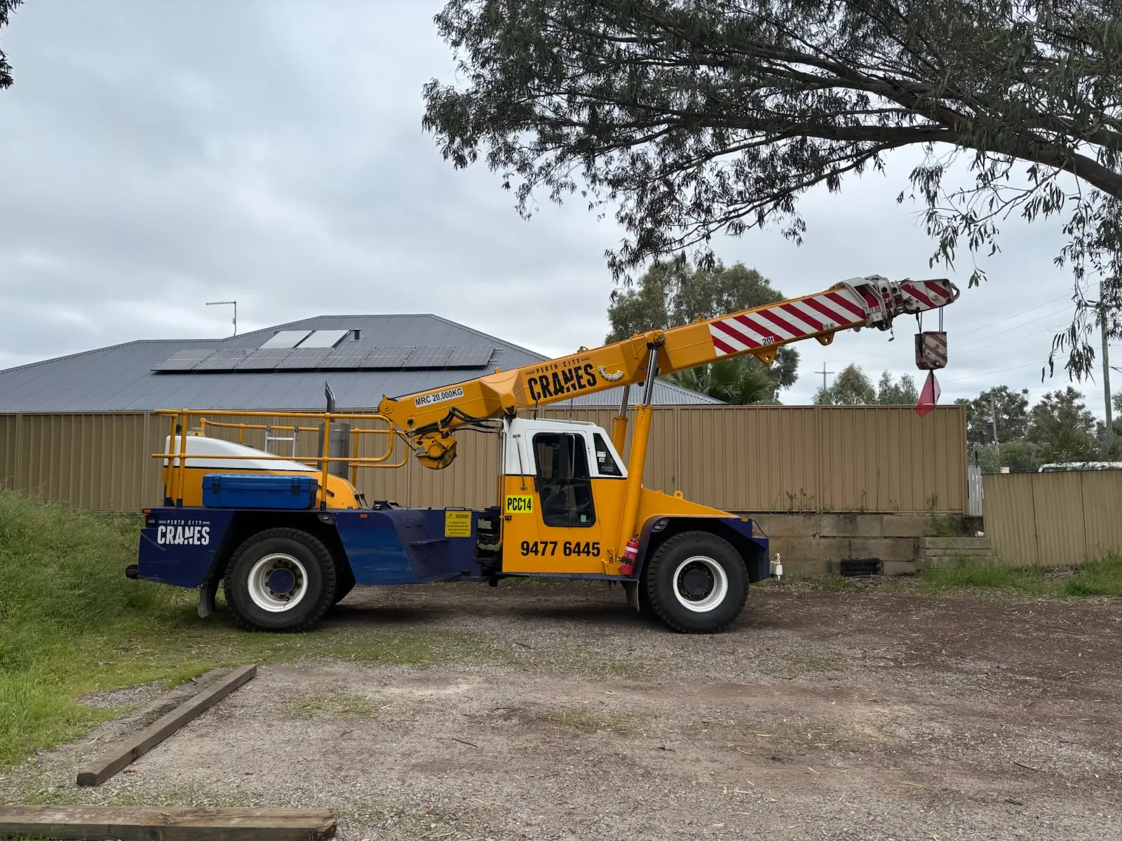 TLILIC0040 Licence to Operate a Non-Slewing Mobile Crane (greater than 3 tonnes capacity) (4-Day Course)